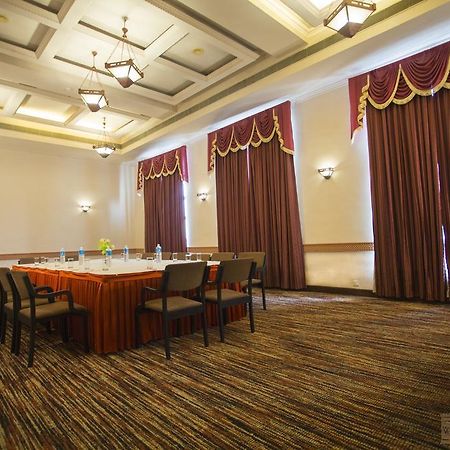 The Wyte Fort Hotel Kochi Exterior photo