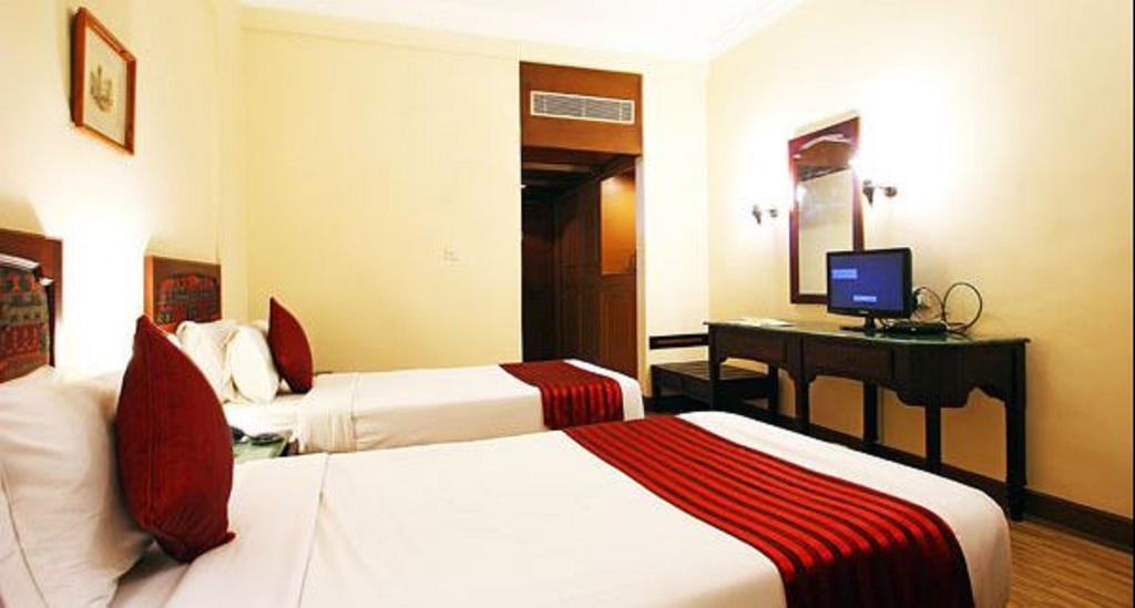The Wyte Fort Hotel Kochi Room photo
